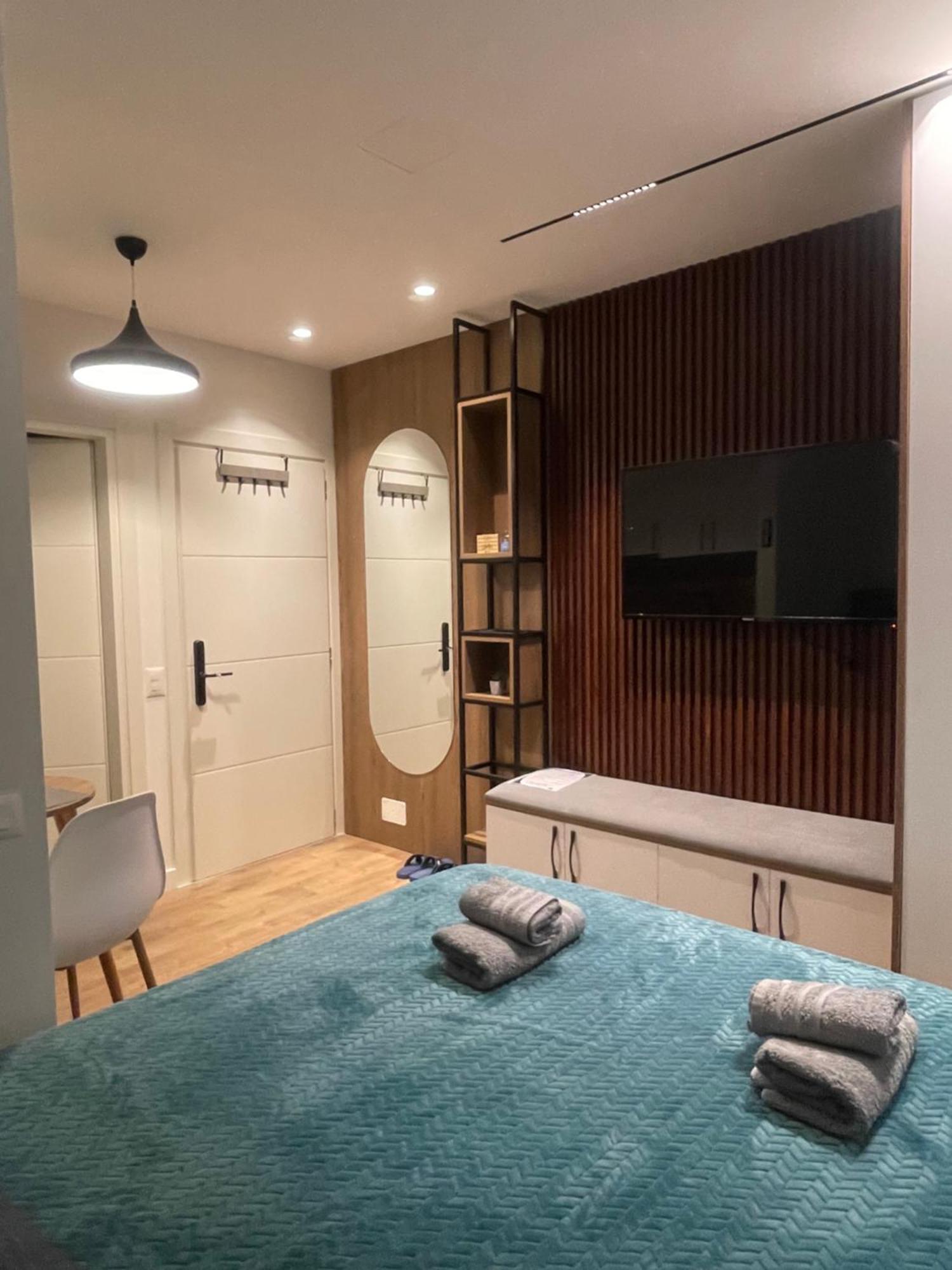 Downtown Studio Apartments Tirana Exterior foto